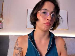 juana-petite camsoda Camtocam Adult 