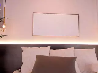 Juana-petite's Live Sex Cam Show