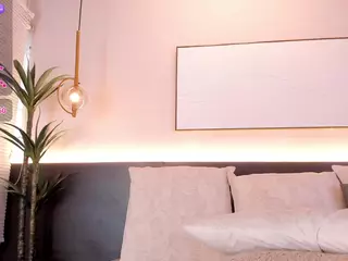 Juana-petite's Live Sex Cam Show