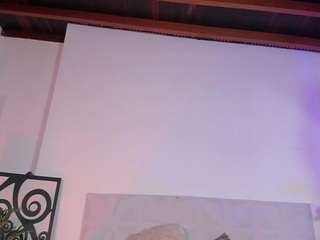 Live webcam model kiimlee on Soda Cams