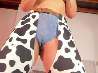 Live webcam model kiimlee on Soda Cams