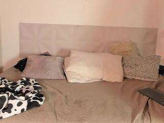 Live webcam model kiimlee on Soda Cams