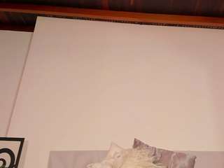 Live webcam model kiimlee on Soda Cams