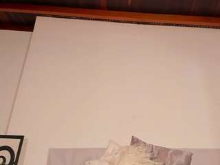 Live webcam model kiimlee on Soda Cams