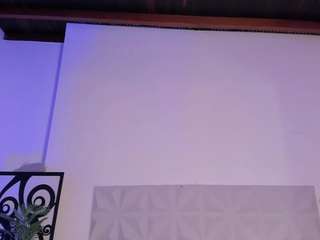 Live webcam model kiimlee on Soda Cams