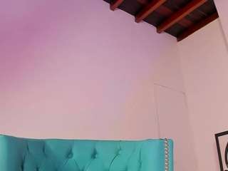 Live webcam model kiimlee on Soda Cams