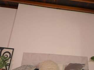 Live webcam model kiimlee on Soda Cams