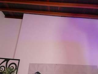 Live webcam model kiimlee on Soda Cams