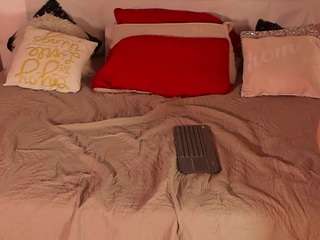 Live webcam model kiimlee on Soda Cams