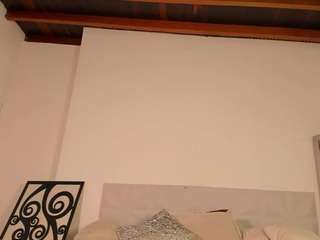 le modèle kiimlee est en webcam porno dans un show sur le site camsoda, il possède les tags suivants: ass,lovense,toys,spank,public,naked,cowgirl,lush,joi,foot fetish,feet,doggy style,dirty talk,deepthroat,exclusive,hd,small tits,squirt