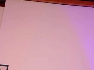 Live webcam model kiimlee on Soda Cams