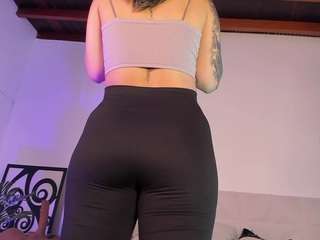 kiimlee, female webcam model,  years old, on live webcam