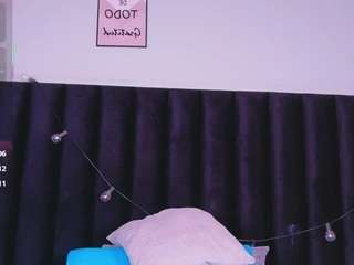  littleebluee chat room