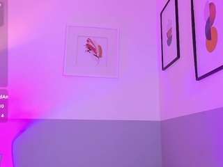 littleebluee's CamSoda show and profile