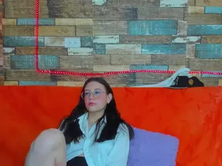 LolayLittle's Live Sex Cam Show
