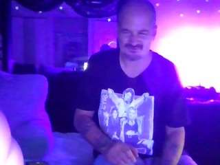 pappyslilfreak's CamSoda show and profile