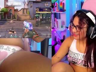 Charlie B Hustle Threesome camsoda petitesofia