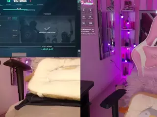 PetiteSofia's Live Sex Cam Show