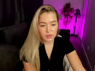 Mavis-Willis's Live Sex Cam Show