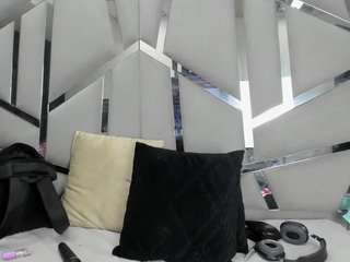 dianarous Live Webcam on CamSoda