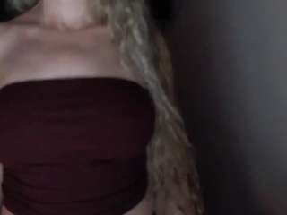 loveonn webcam model