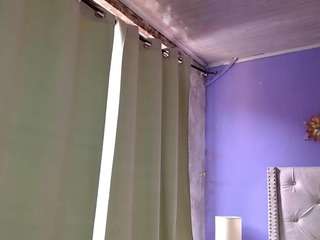 mia-coluccii webcam model