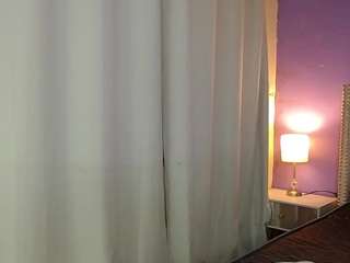 mia-coluccii webcam model