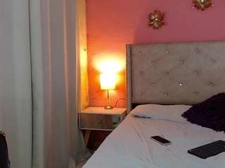 mia-coluccii webcam model