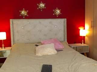 mia-coluccii's CamSoda show and profile