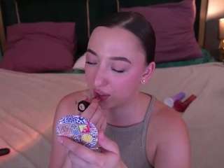 monamourr Live Webcam on CamSoda