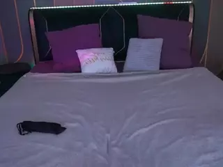 MonAmourR's Live Sex Cam Show