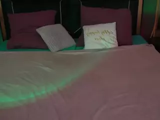 MonAmourR's Live Sex Cam Show