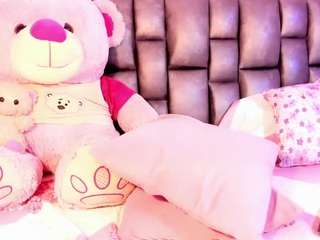 shantalgirs Live Webcam on CamSoda