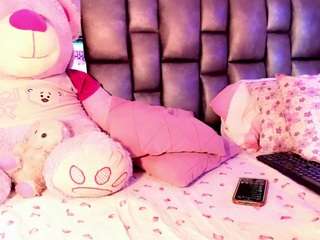 shantalgirs Live Webcam on CamSoda