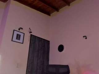 le modèle valerioledger est en webcam porno dans un show sur le site camsoda, il possède les tags suivants: anal toys,big tits,black hair,brown eyes,cumshot,dirty talk,gape,lean,no drinking,orgasm,smoking,tattoos,tease,teen 18,young adult,hd