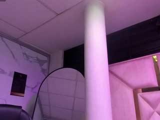 vanelin18, female webcam model,  years old, on live webcam