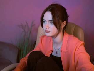 liana-kisses Adult321 camsoda