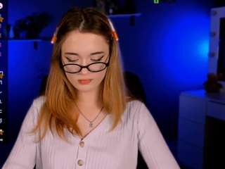 liana-kisses Live Webcam on CamSoda