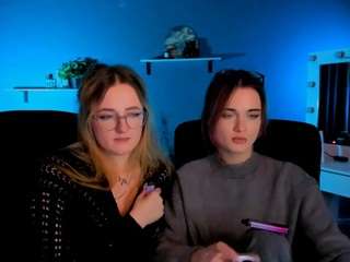  liana-kisses chat room