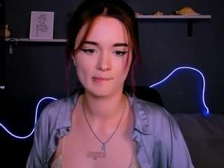  liana-kisses chat room