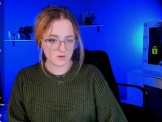  liana-kisses chat room