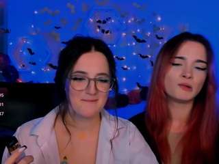 liana-kisses camsoda