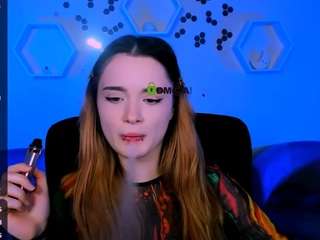 liana-kisses's CamSoda show and profile