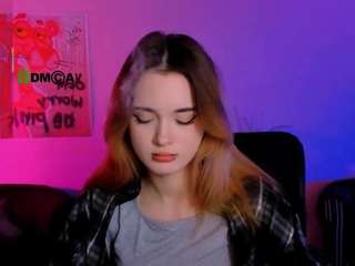 liana-kisses Toy live webcam