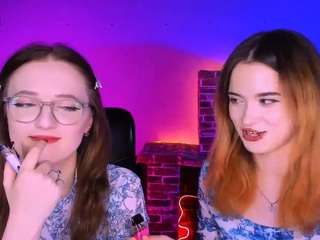 liana-kisses's CamSoda show and profile