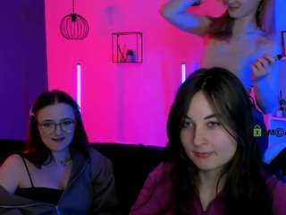 liana-kisses Live Webcam on CamSoda