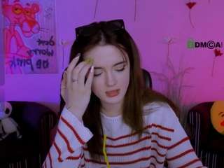 liana-kisses's CamSoda show and profile