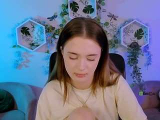 liana-kisses