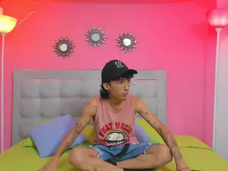 alejx-xx's Live Sex Cam Show