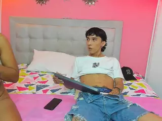 alejx-xx's Live Sex Cam Show